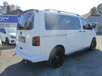 VOLKSWAGEN TRANSPORTER SHUTTLE