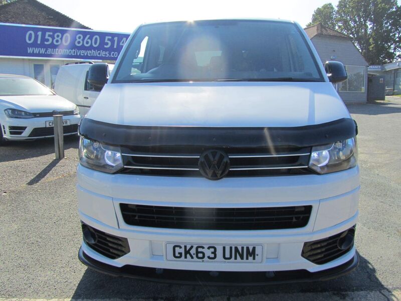 VOLKSWAGEN TRANSPORTER SHUTTLE