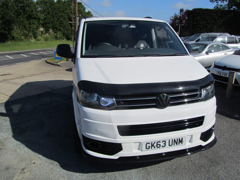 VOLKSWAGEN TRANSPORTER SHUTTLE