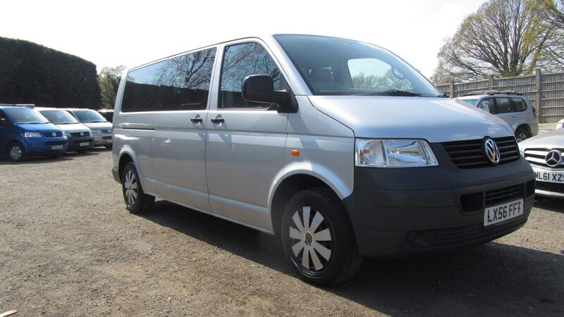 VOLKSWAGEN TRANSPORTER SHUTTLE