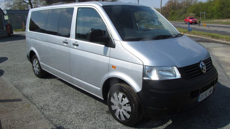 VOLKSWAGEN TRANSPORTER SHUTTLE