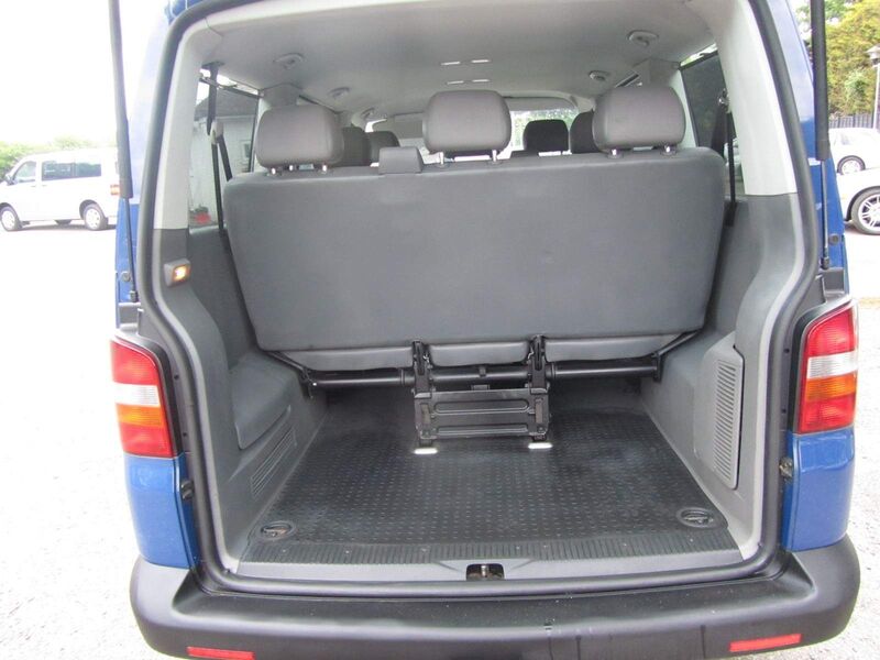 VOLKSWAGEN TRANSPORTER SHUTTLE