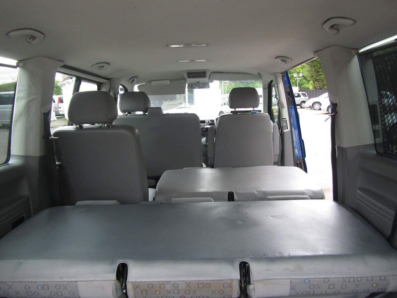 VOLKSWAGEN TRANSPORTER SHUTTLE