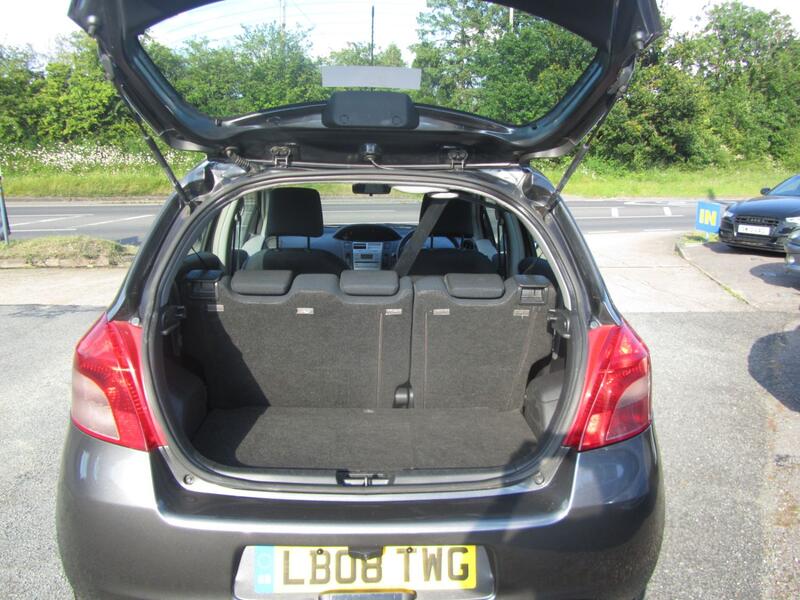 TOYOTA YARIS