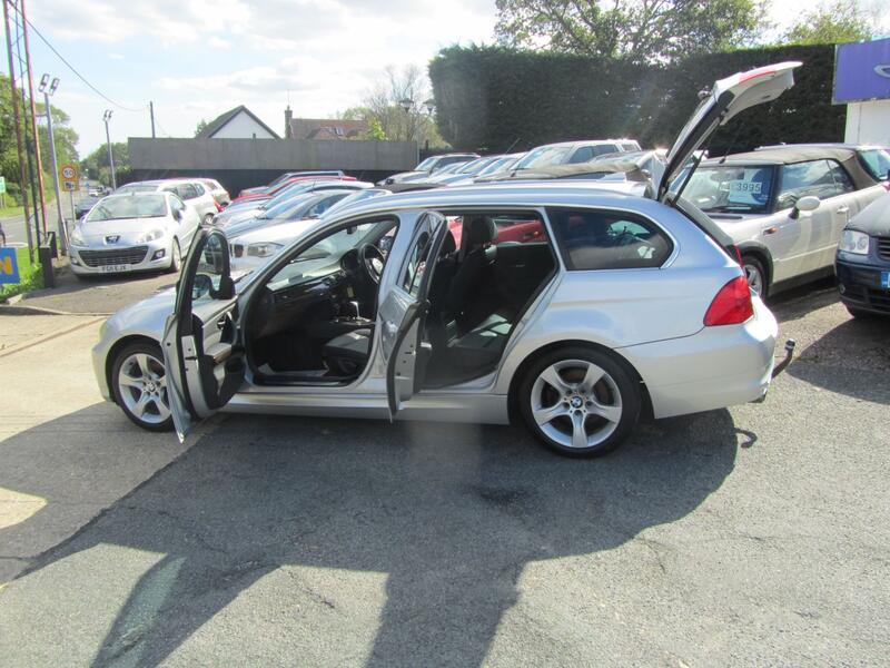 BMW 3 SERIES