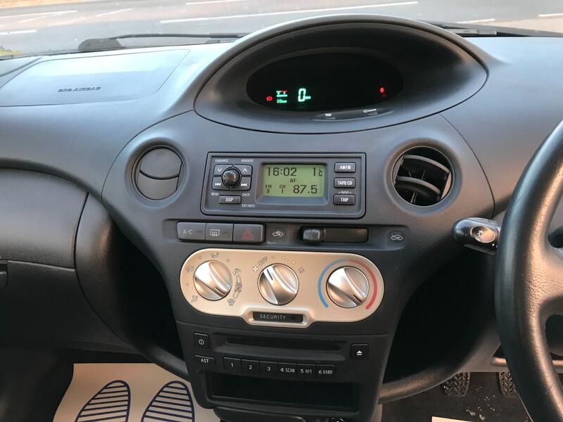 TOYOTA YARIS