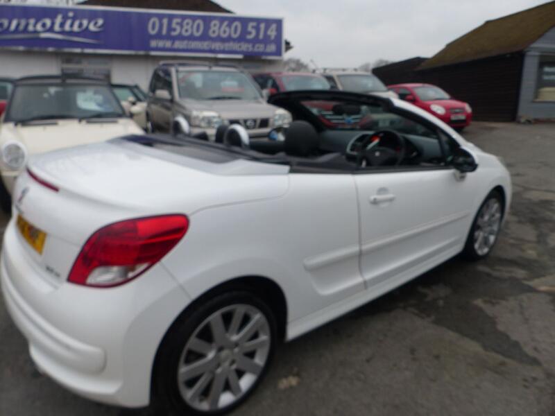 PEUGEOT 207 CC